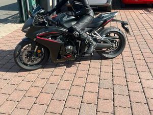 HONDA CBR 650R | TIEFERLEGUNG | SPORTPAKET | WENIG KM | WIE NEU