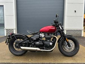 TRIUMPH BONNEVILLE BOBBER 2021 - 4096 MILES. VERY CLEAN EXAMPLE.