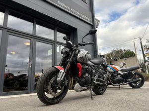 TRIUMPH TRIDENT 660 2022 660 CM3 | MOTO ROADSTER | 4 400 KM | GRIS | 13240 SEPTEMES LES VALLONS