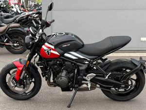 TRIUMPH TRIDENT 660