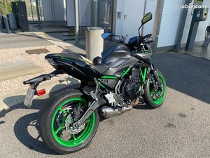 MOTO KAWASAKI