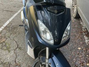 VENDS XMAX 125 CC DANS L’ÉTAT