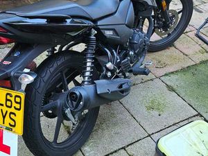 YAMAHA YS125 NAKED PETROL MANUAL EURO 4 (10 PS) 125 CC