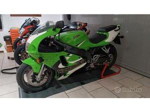 KAWASAKI NINJA ZX-7R - 2002