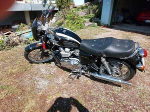 MOTORRAD TRIUMPH BONNEVILLE