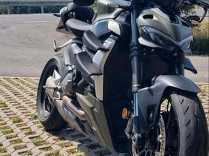 DUCATI STREETFIGHTER V2 EZ 2024