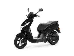 PEUGEOT KISBEE S 50 4T BLACK EDITION E5.2 50 CM3 * BOŽIČNA AKCIJA *, 2025 GOD.