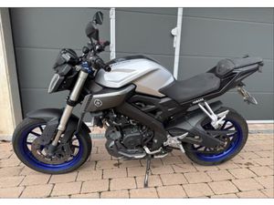 YAMAHA MT125, RE11 KURZES ORIGINALHECK, NEUE REIFEN ABS