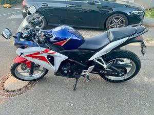 *HONDA CBR 250 RA - ABS - GEPFLEGT UND ZUVERLÄSSIG*
