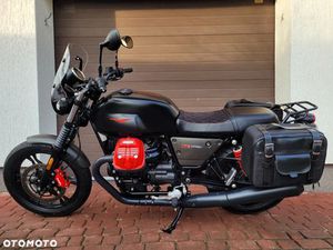 MOTO GUZZI V7