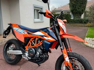 KTM 690 SMC R 2024