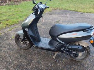 VEND SCOOTER KISBEE 50 RS 4T