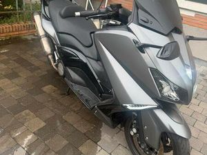 ② YAMAHA TMAX 530
