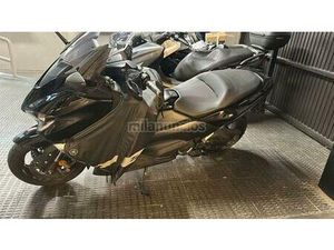 YAMAHA - TMAX