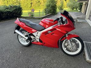 HONDA 750 VFR RC36-1 VÉTÉRAN