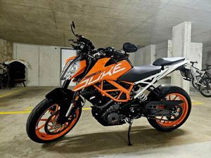 KTM DUKE 390 - TOP ZUSTAND, WENIG KILOMETER!