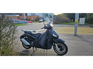 PIAGGIO BEVERLY 300 I.E POLICE EDITION 2018. FRISCH MFK