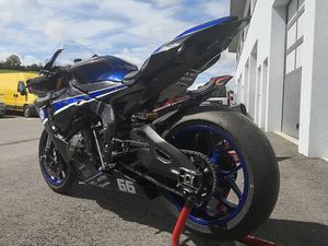 YAMAHA R1 2015