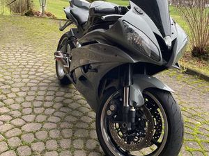 YAMAHA YZF R6