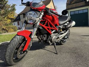 DUCATI MONSTER 696 ABS