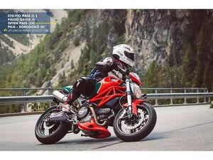 DUCATI MONSTER 696