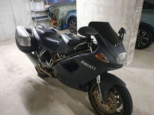 DUCATI ST2 NOIRE AVEC SACOCHES