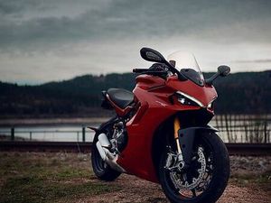 DUCATI SUPERSPORT 950S - EXTRAS