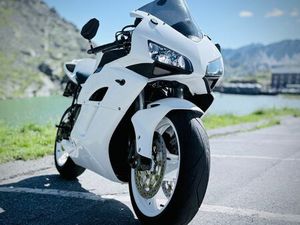 HONDA CBR 1000 RR, ANNÉE 2005, PARFAIT ÉTAT, À SAISIR!