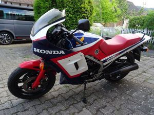 HONDA VF 500 F MOTORRAD VETERANENFAHRZEUG SEHR GEPFLEGT
