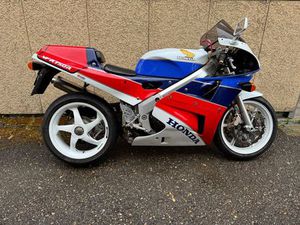 HONDA VFR750R (RC30)