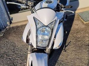 KAWASAKI ER-6N 600 BLANCHE (2009) BRIDÉE