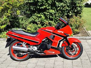 KAWASAKI GPX 750R – KLASSIKER IN TOPZUSTAND!