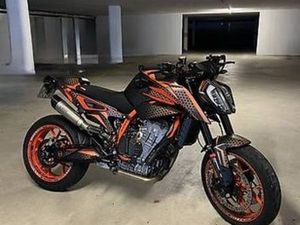 KTM 890 DUKE R