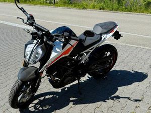 KTM DUKE 390, JG 2022, TOP ZUSTAND, WENIG KILOMETER!