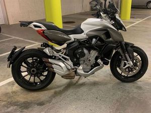 MV AGUSTA STRADALE 800