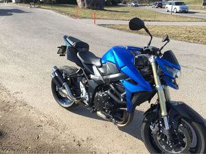 SUZUKI GSR 750A, TOP ZUSTAND, NUR 9285 KM!? FRISCH AB MFK!