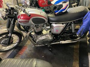 SUPER TRIUMPH BONNEVILLE MIT OLDTIMER EINTRAG