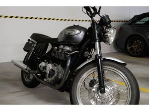 TRIUMPH BONNEVILLE T100