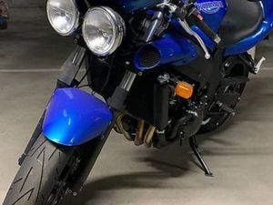 TRIUMPH SPEED FOUR 600