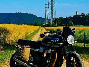 TRIUMPH SPEED TWIN 1200