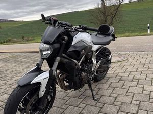 YAMAHA MT-07