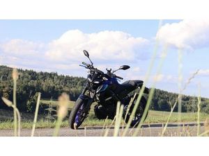 YAMAHA MT 125