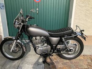 YAMAHA 400 SR