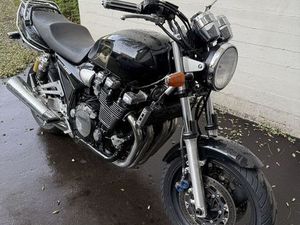 YAMAHA XJR 1300