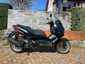 ROLLER: YAMAHA TECHMAX X-MAX 125