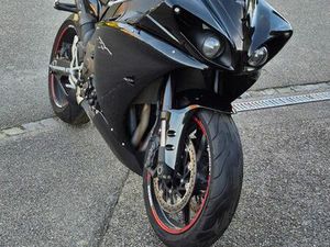 YAMAHA R1 RN22 BIG BANG