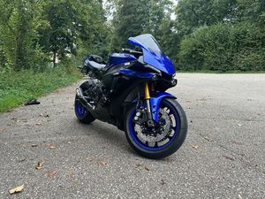 YAMAHA R1 RN49 2018 15‘300KM