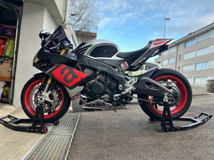 APRILIA RSV4 RR