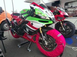 APRILLIA RSV4 RR VIERZIGMANN RENNSTRECKE