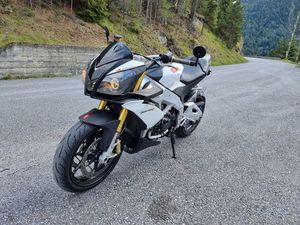 APRILIA TUONO V4